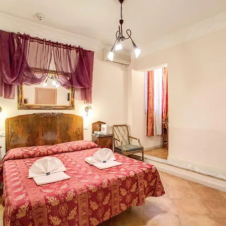 Caravaggio Hotell 3*