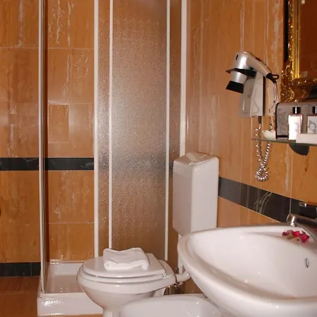 Caravaggio Hotell 3*