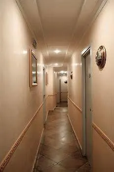 Caravaggio Hotel 3*