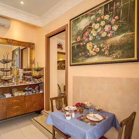 Caravaggio Hotell 3*
